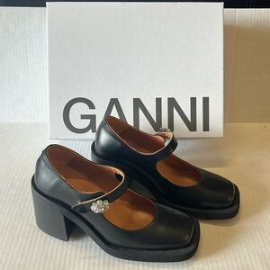 Ganni size 6 black Mary Jane pump
